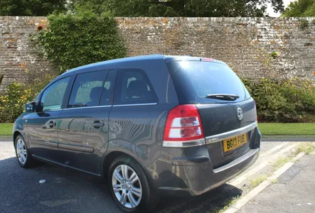 zafira grey 3
