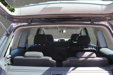 zafira grey 4