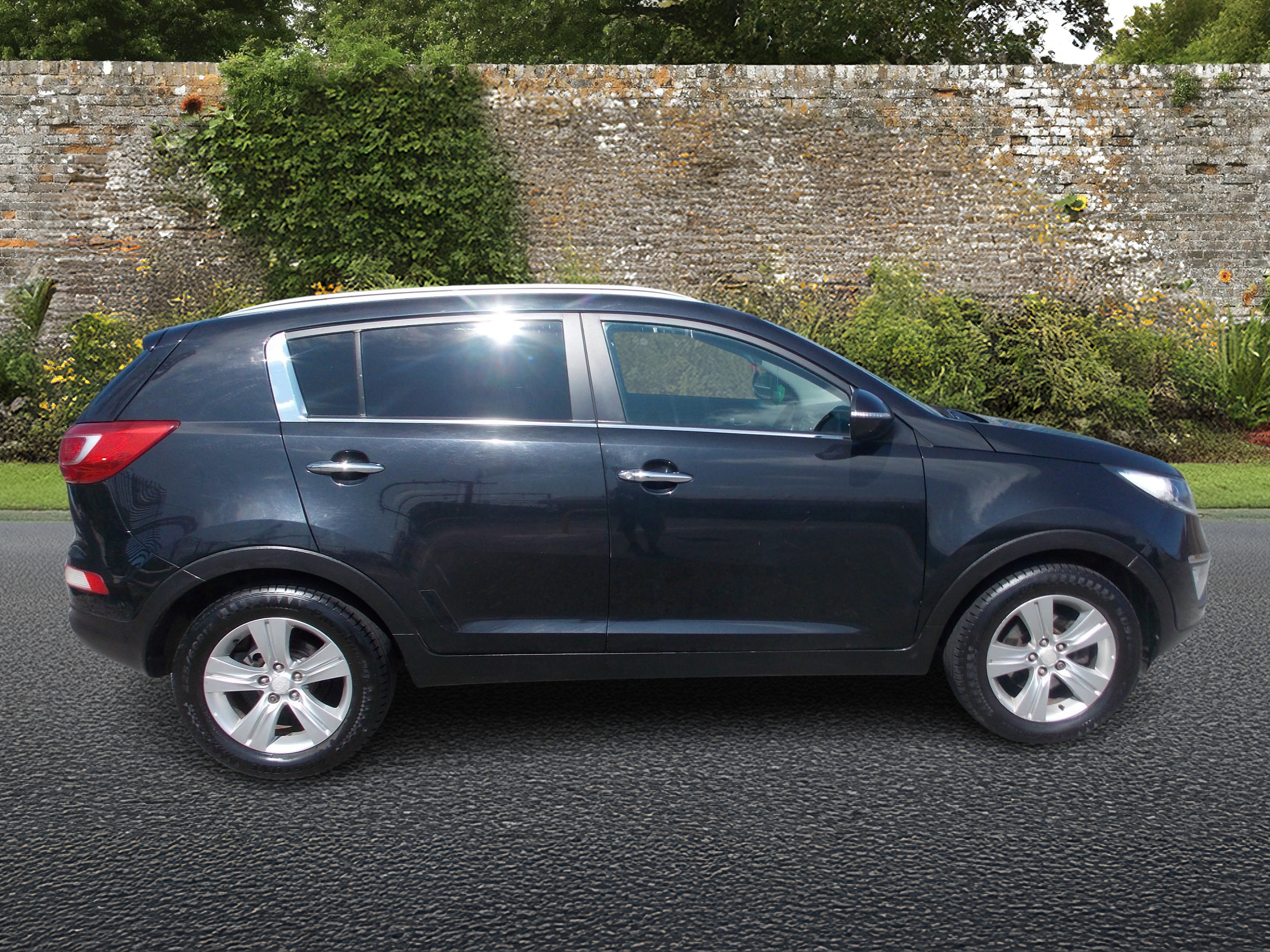 kia black 1